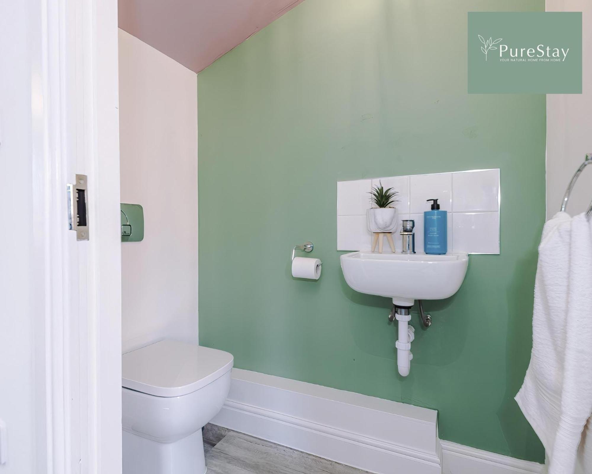 Stunning Five Bedroom Manchester House With Free Parking By Purestay Short Lets & Serviced Accommodation Exteriér fotografie