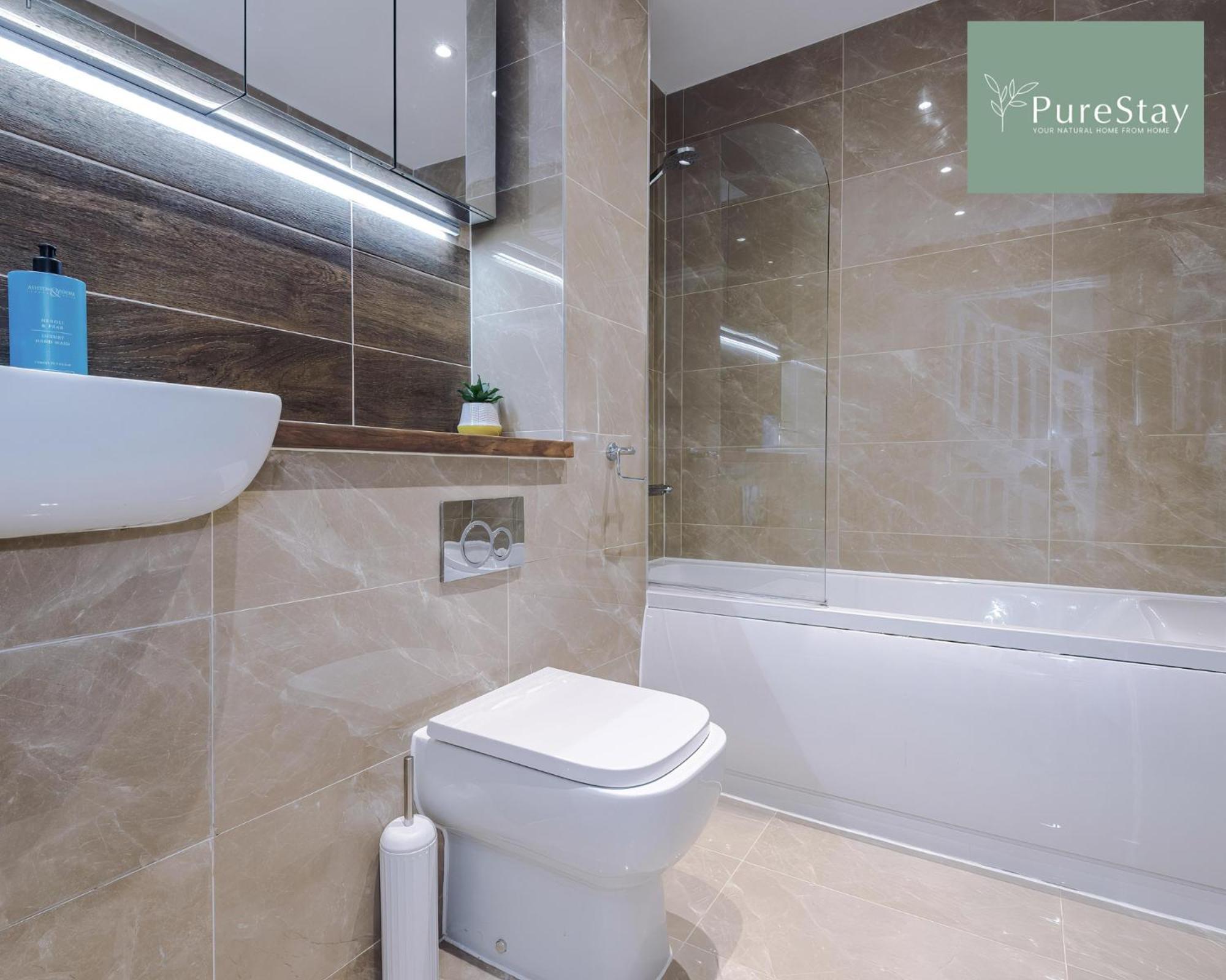 Stunning Five Bedroom Manchester House With Free Parking By Purestay Short Lets & Serviced Accommodation Exteriér fotografie