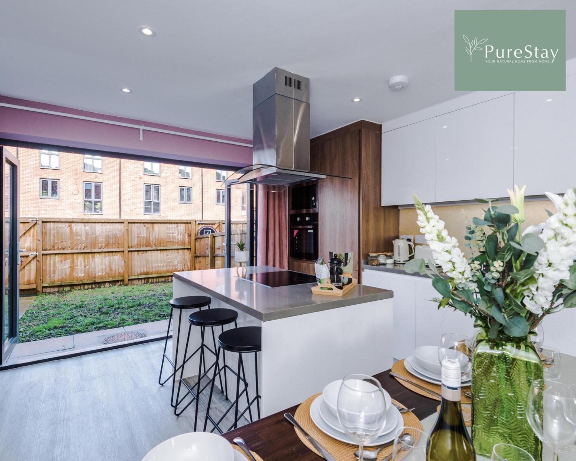 Stunning Five Bedroom Manchester House With Free Parking By Purestay Short Lets & Serviced Accommodation Exteriér fotografie