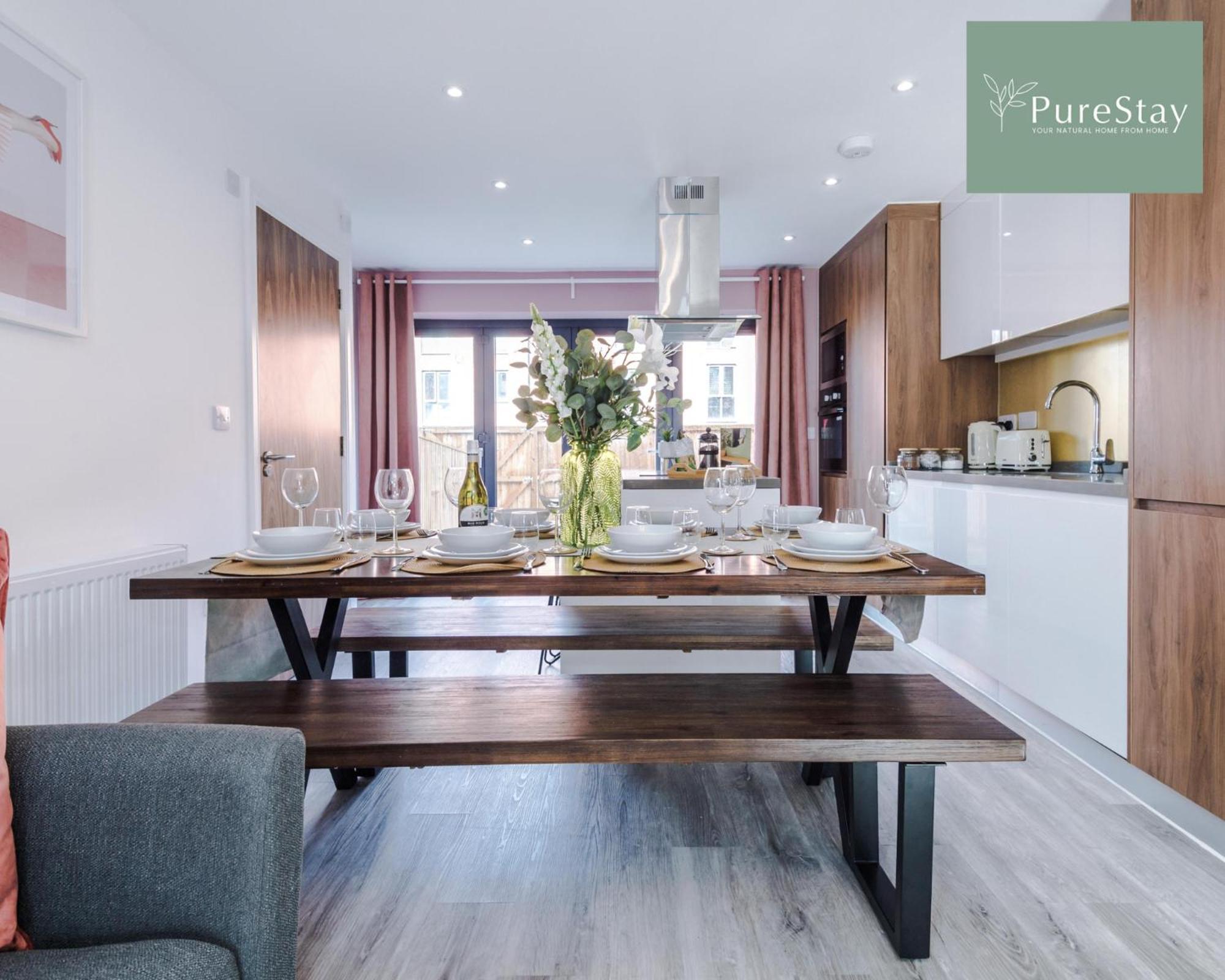 Stunning Five Bedroom Manchester House With Free Parking By Purestay Short Lets & Serviced Accommodation Exteriér fotografie